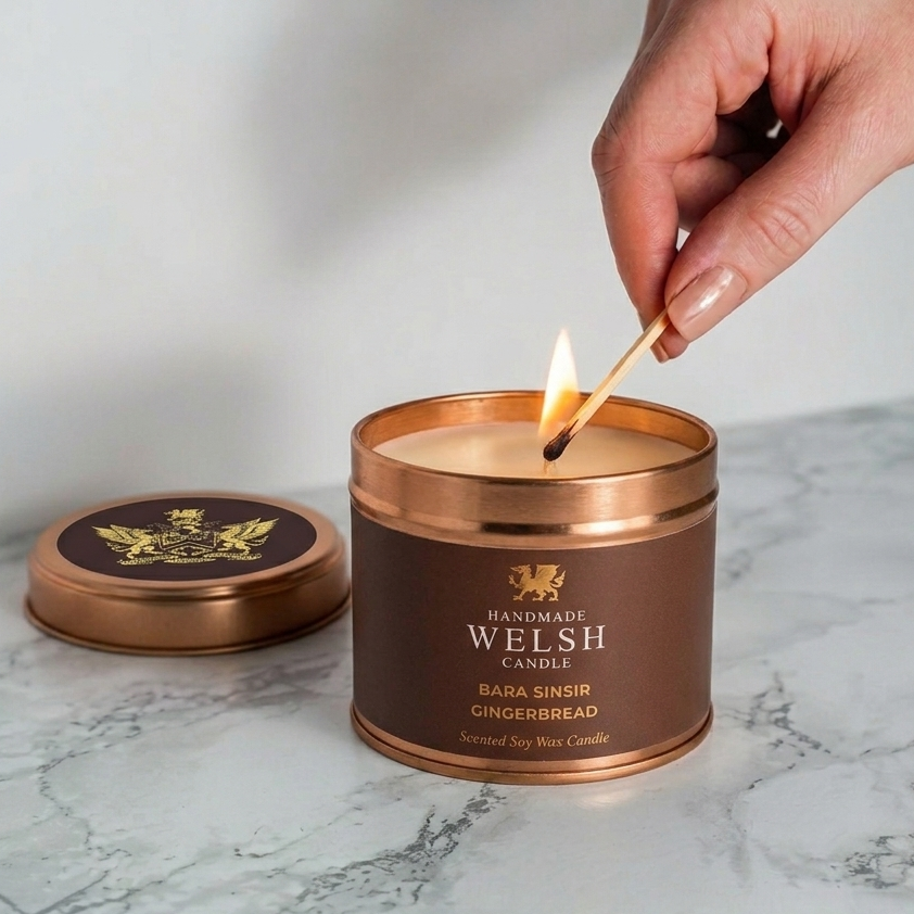 Gingerbread Tin Candle